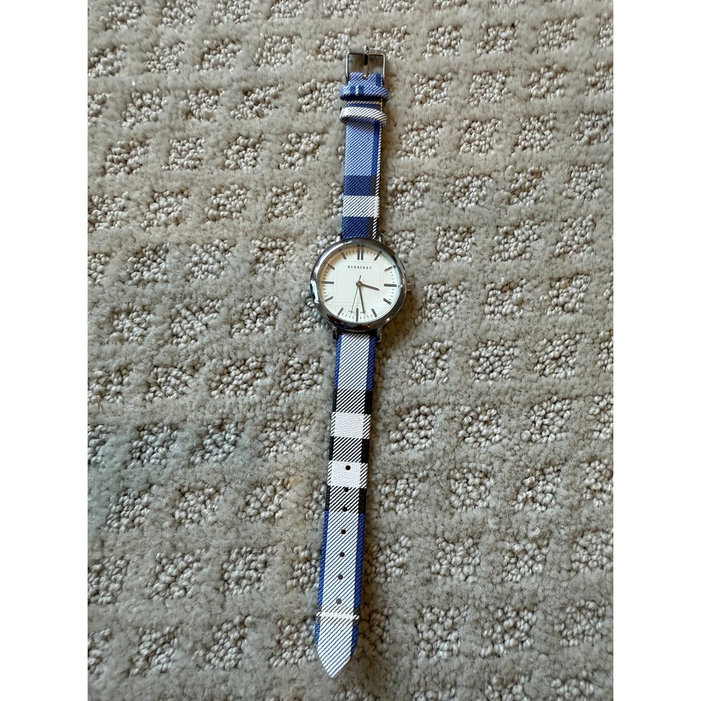 Burberry‎ Swiss Made Watch Blue White Plaid Band Classic Style - Picture 2 of 11